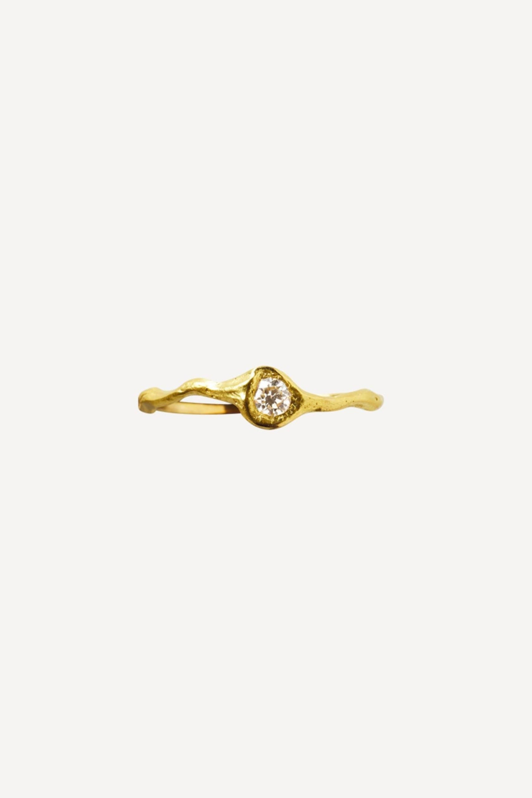 Solitaire Iman Petite 0.10 ct Diamond Gold Ring