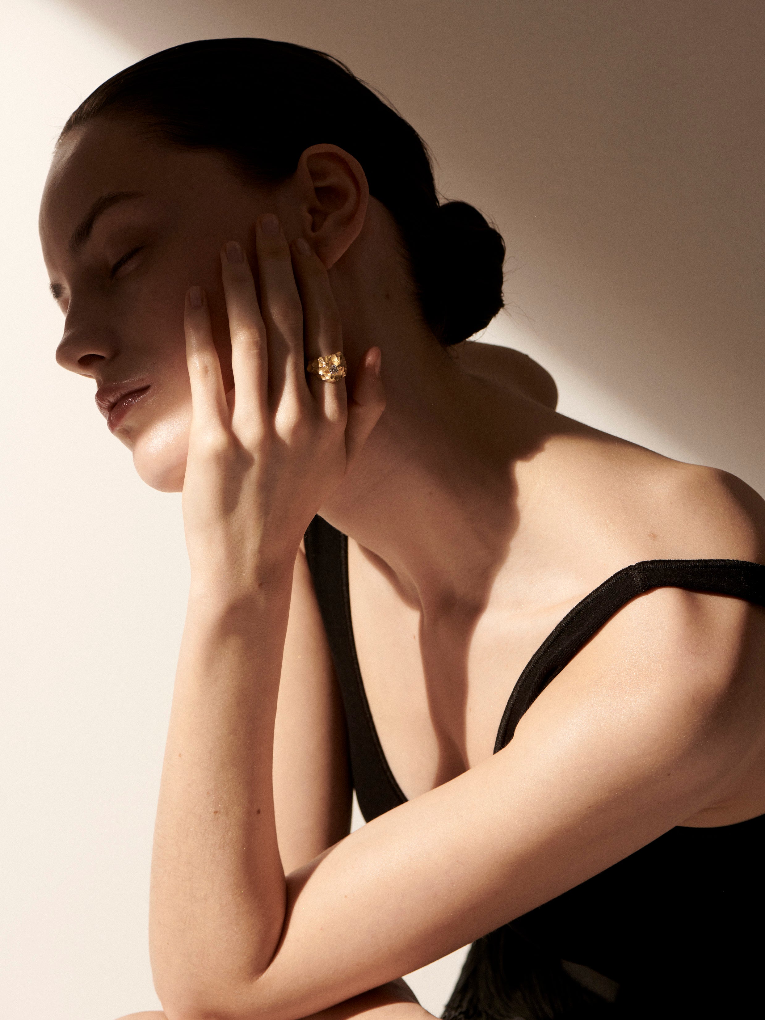 Classic Mountain Diamond Gold Ring