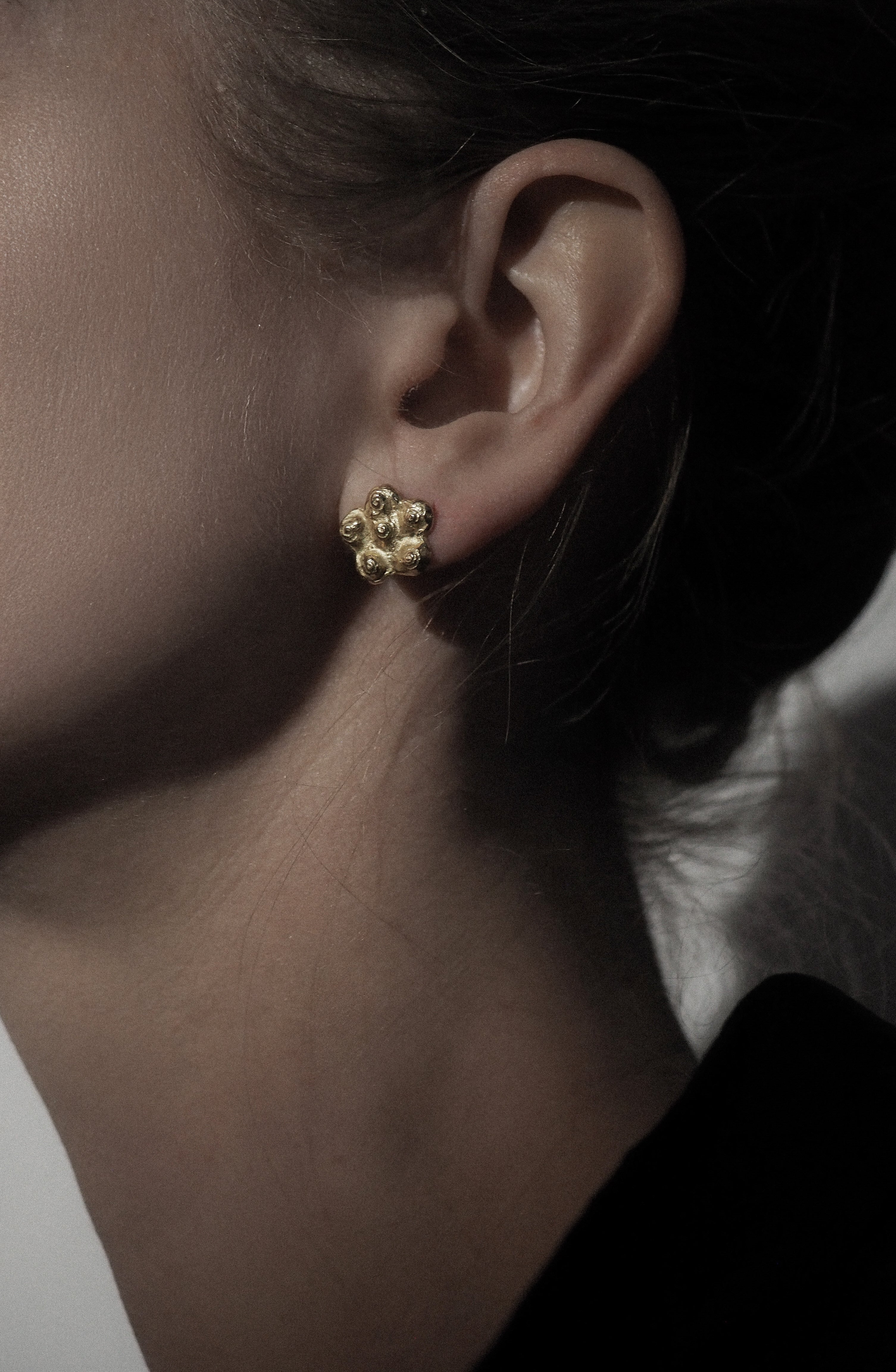 Black Orchid Floral Gold Earrings [Pair]