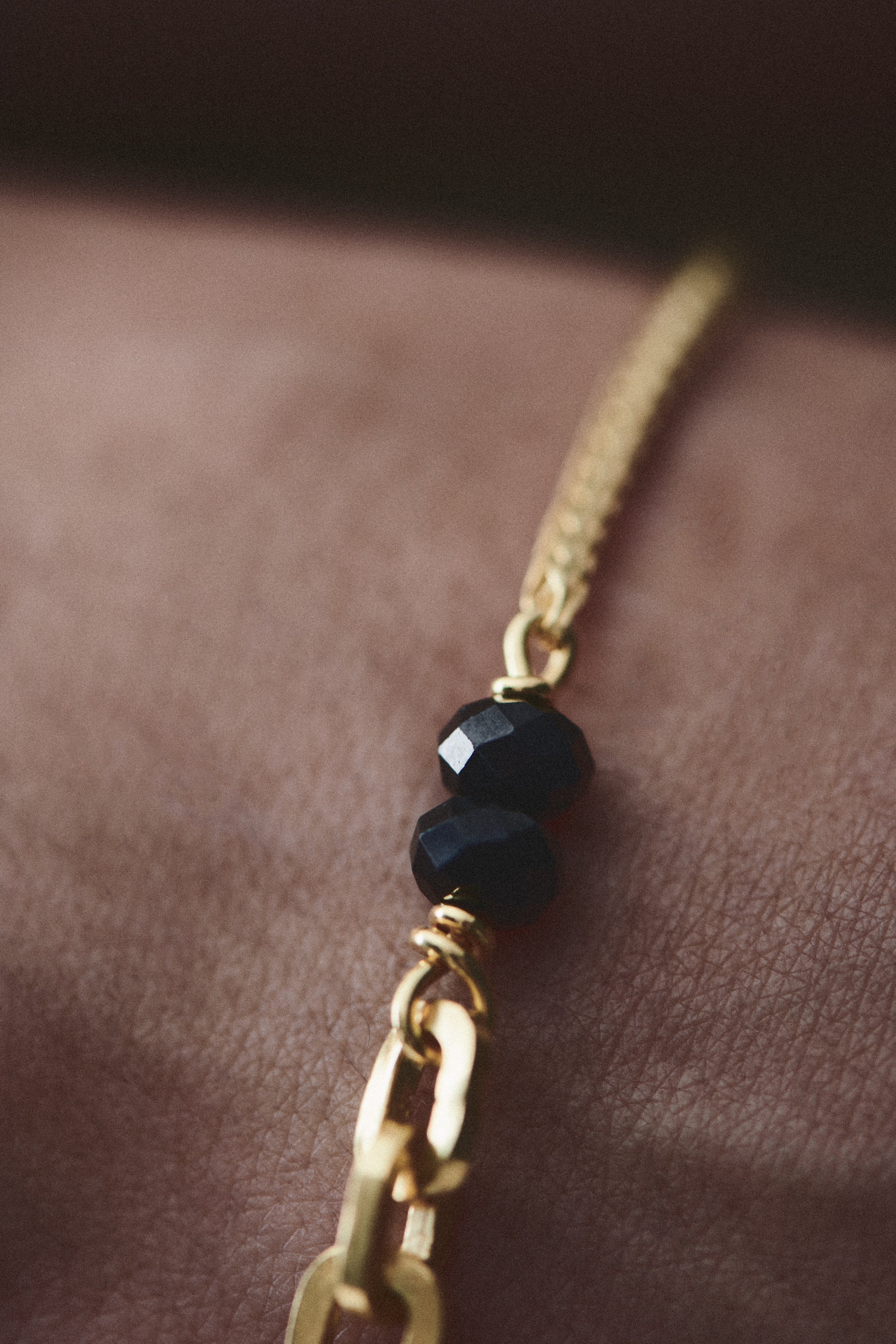 Man Nude Chain Black Onyx Gold Bracelet