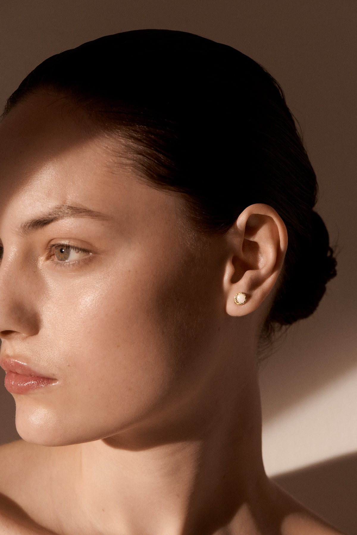 Opal World Abyss Small Gold Earring [Single] - On Model | Elhanati