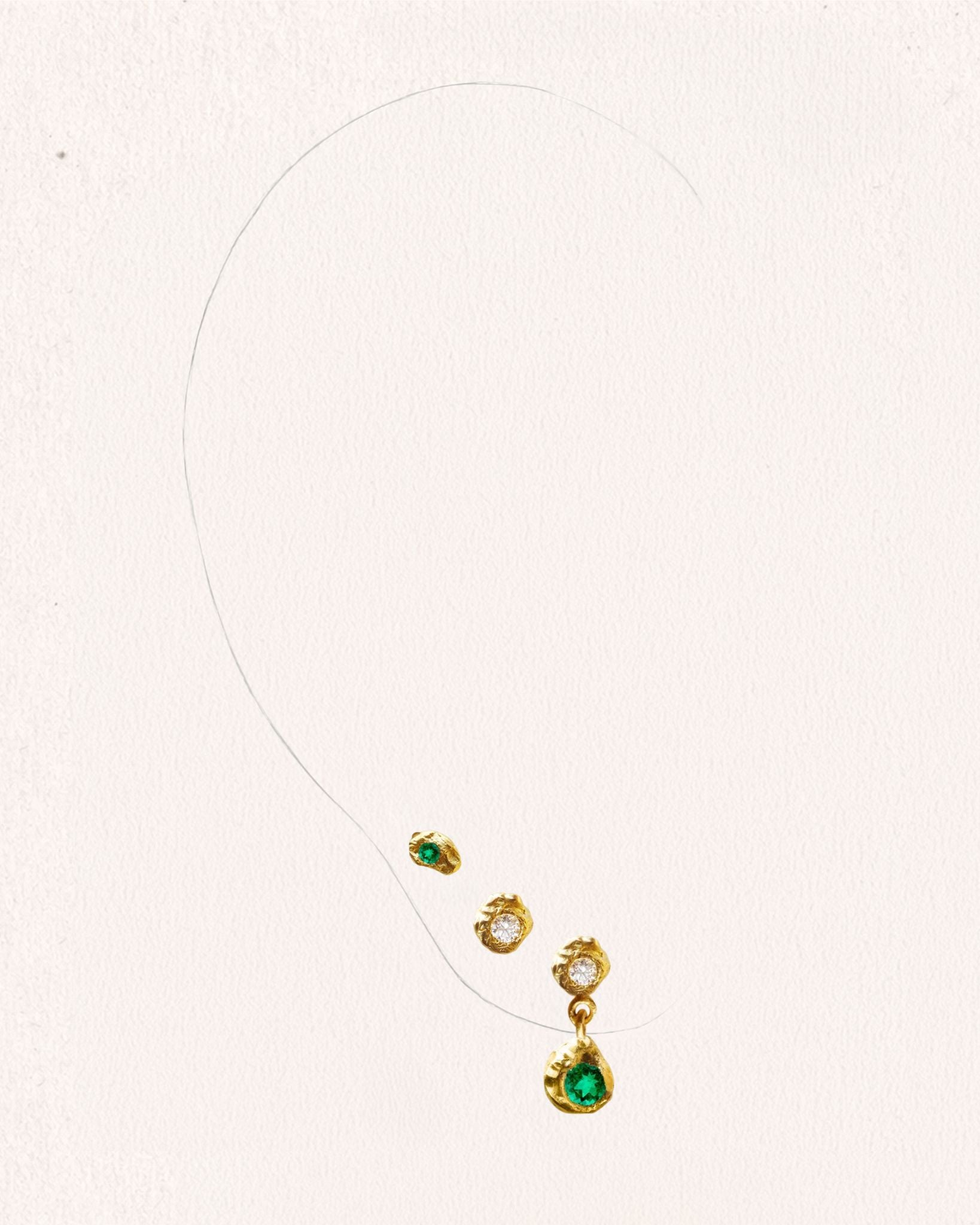 Solitaire Esmeralda 0.07 Emerald and Diamond Gold Earring [Single]