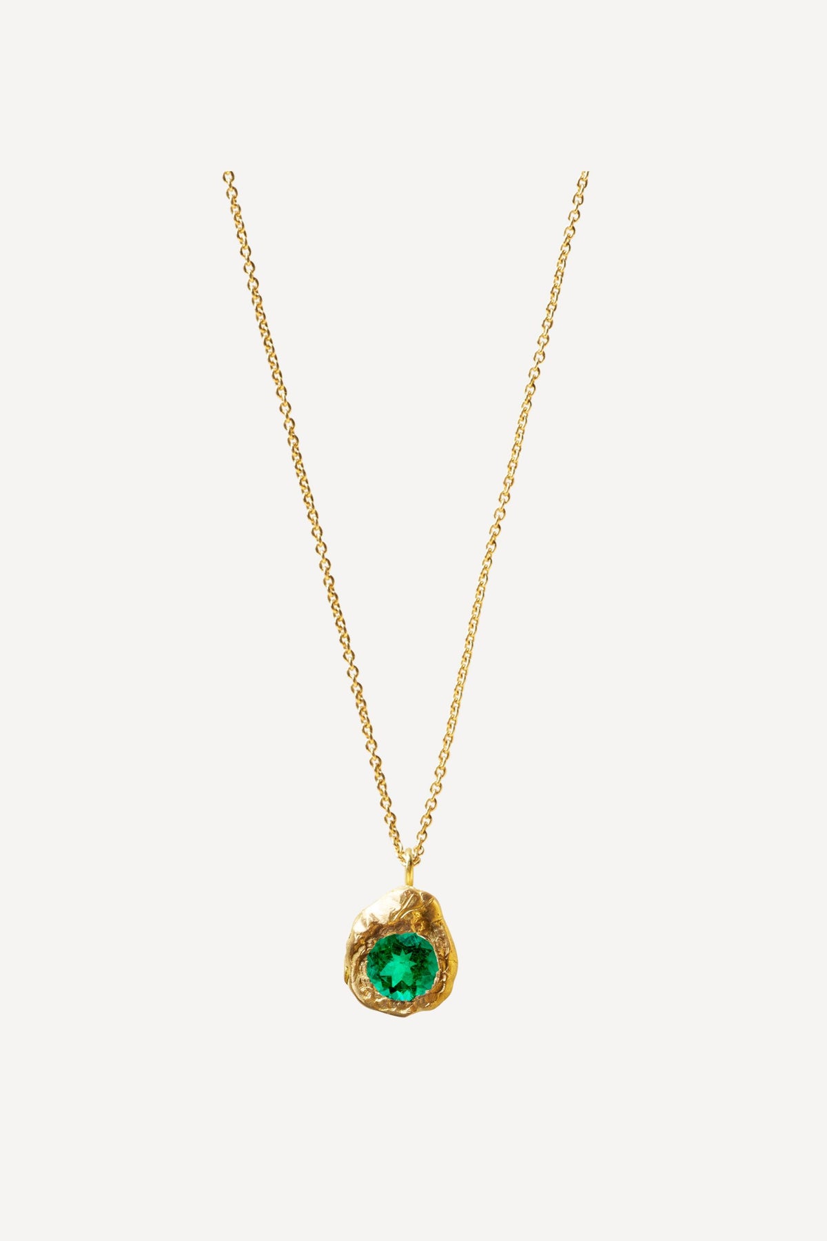 Solitaire Evie 0.50 Emerald Gold Necklace - Front View | Elhanati