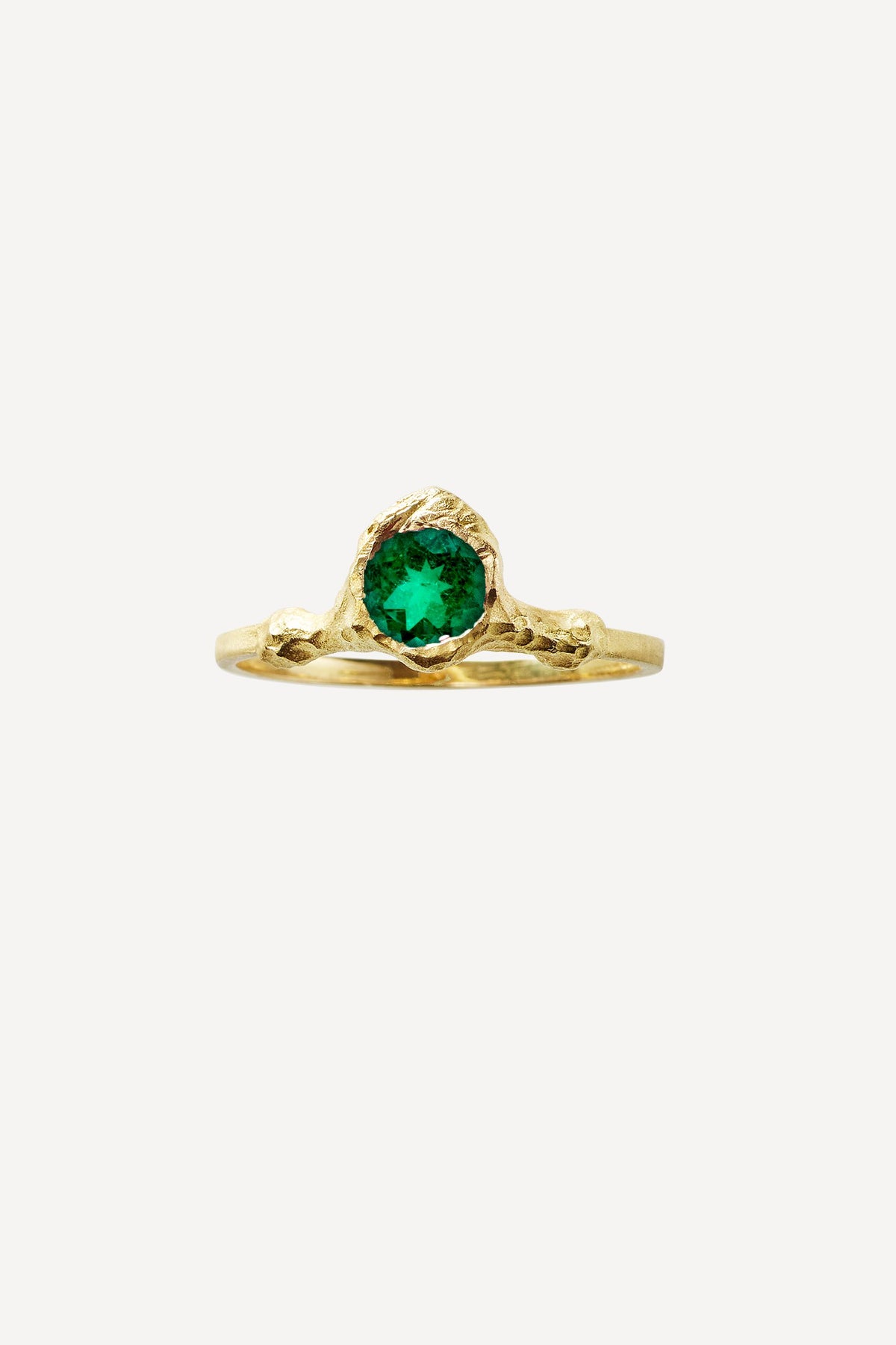 Solitaire Evie 0.50 Emerald Gold Ring - Front View | Elhanati