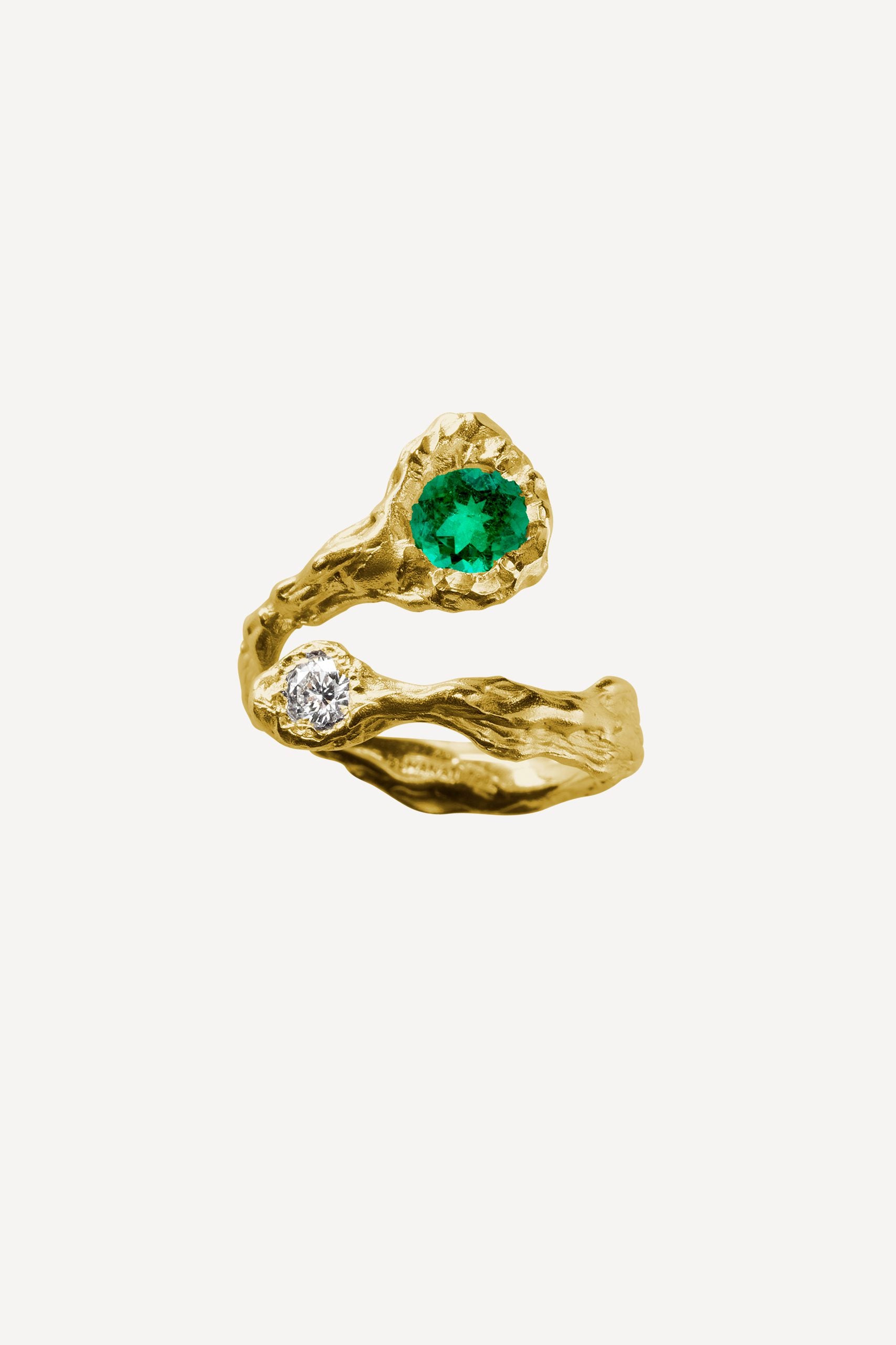 Solitaire Evie Star 0.70 Emerald and Diamond Gold Ring